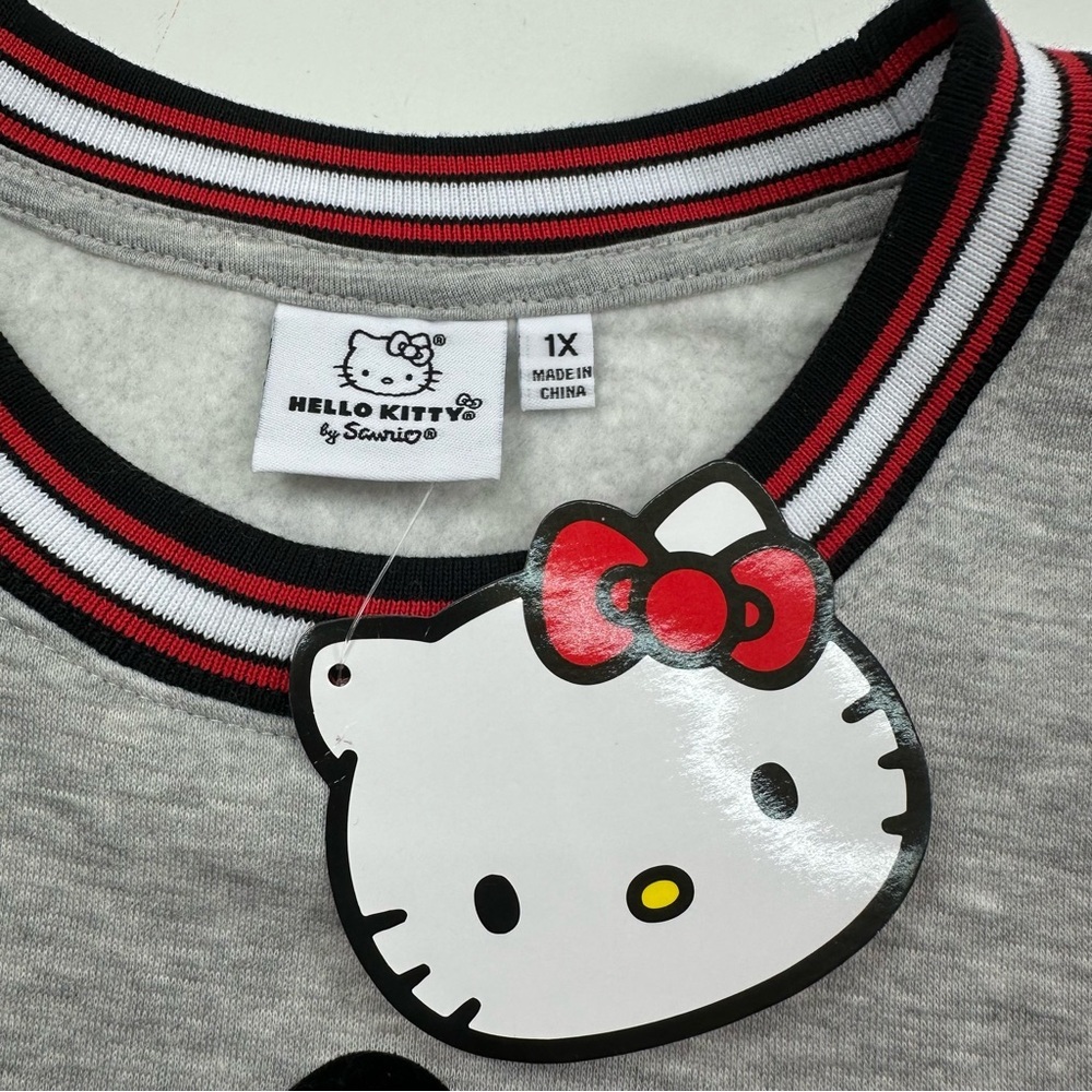 NWT Hello Kitty Sweatshirt Juniors 1XL Gray Fleece Crew Neck Pullover Sanrio - Picture 3 of 7